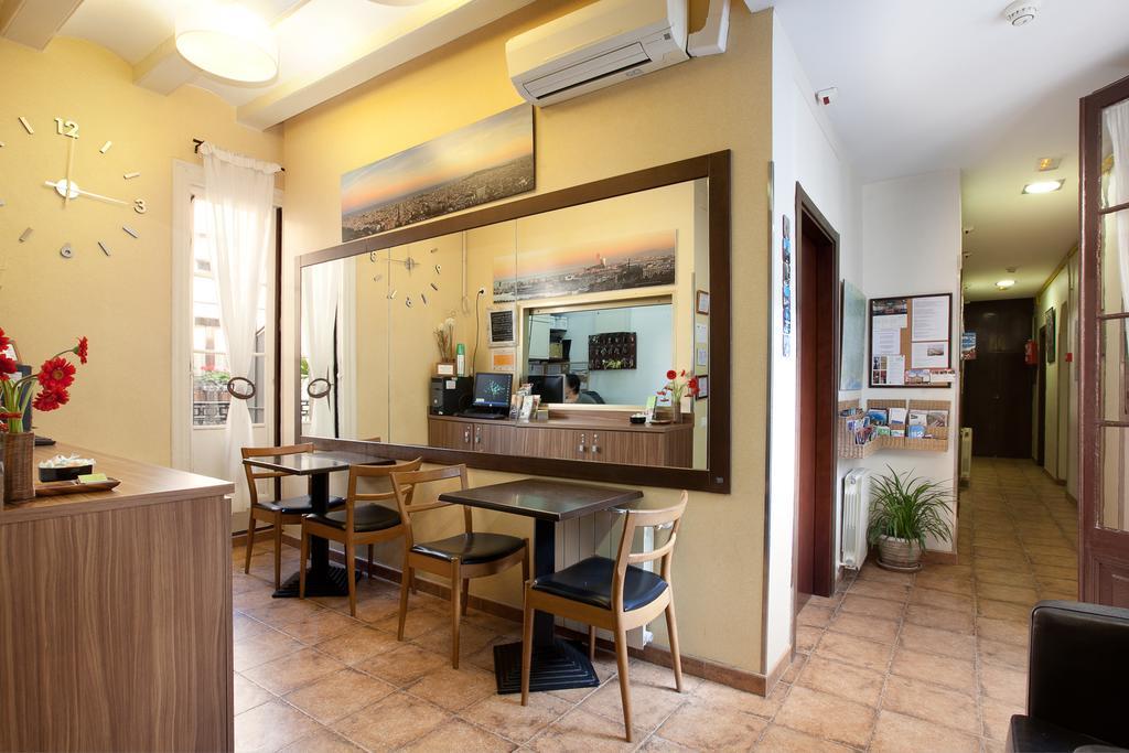 Pension Mariluz Barcellona Esterno foto