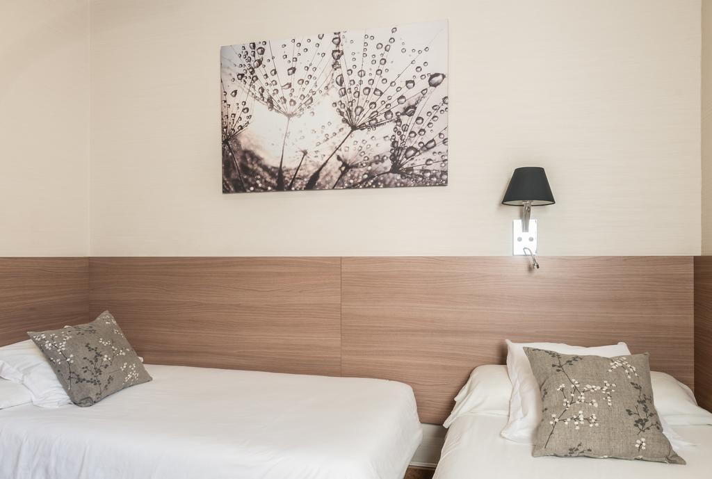 Pension Mariluz Barcellona Esterno foto