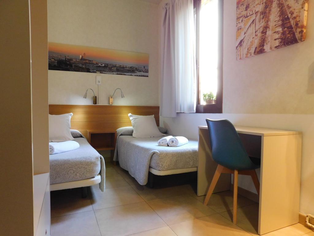 Pension Mariluz Barcellona Esterno foto