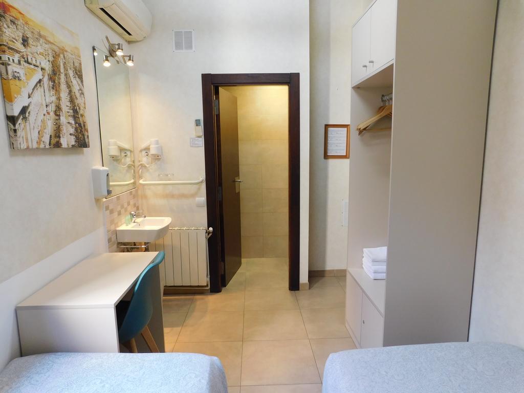 Pension Mariluz Barcellona Esterno foto