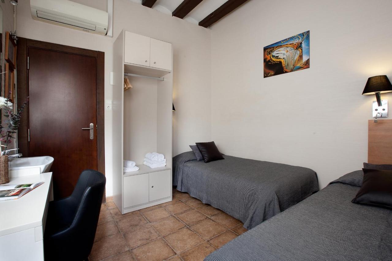 Pension Mariluz Barcellona Esterno foto